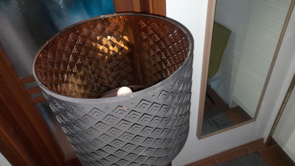 Veioza (lampa) de podea