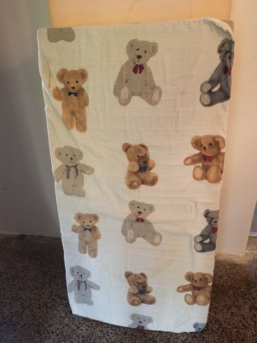 Продавам детски матрак с калъф