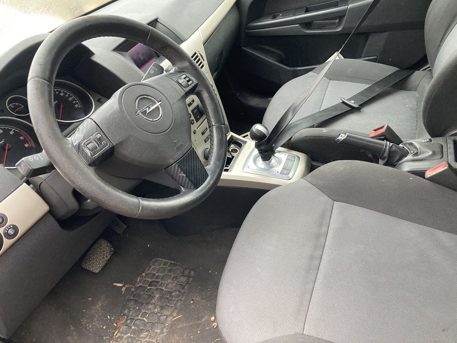 Продава се само на части Opel Astra H 1.6 16v полуавтоматик