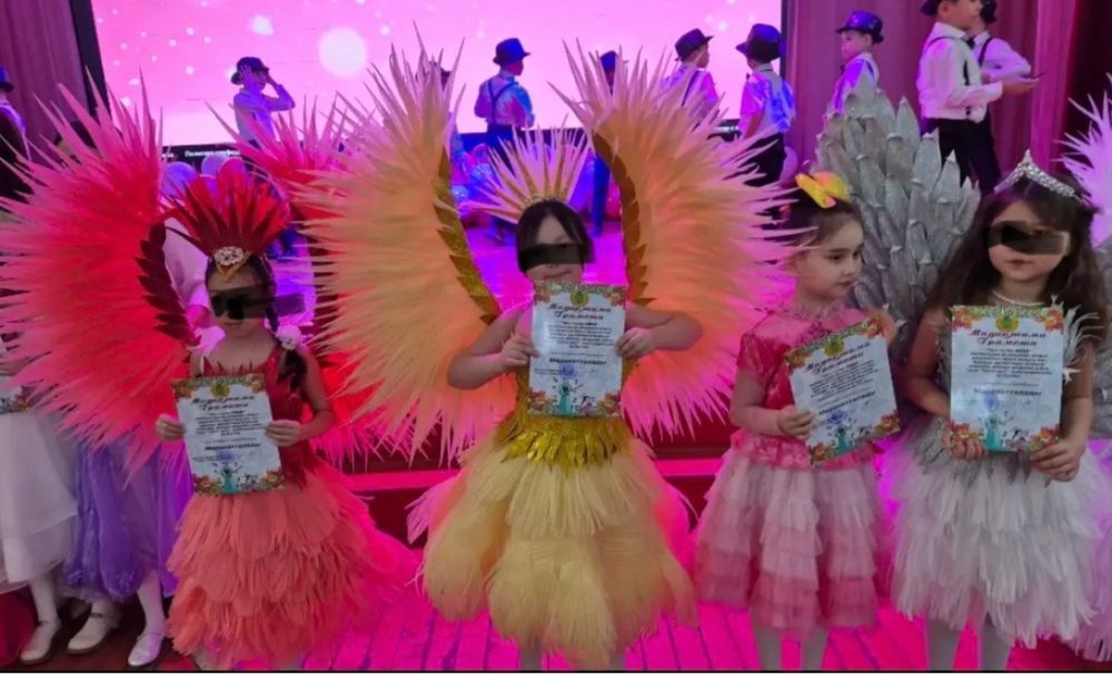 Прокат платьев с крыльями