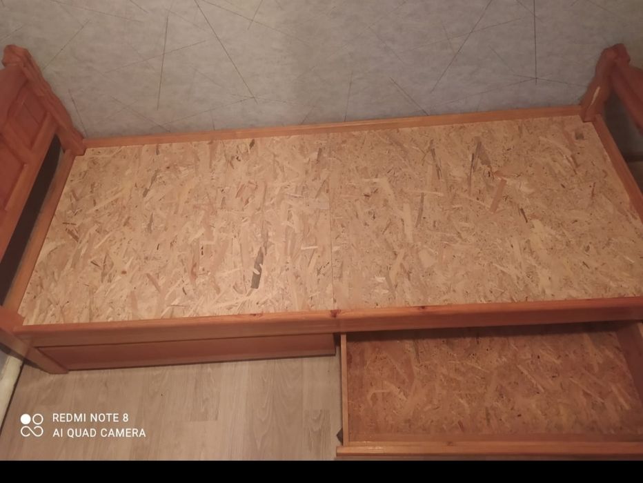 Продается кровать из чистого дерева