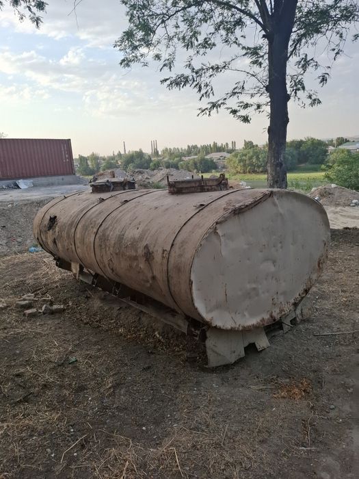 Молоковоз бочка сотилади