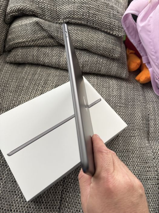 Vând APPLE Ipad 9, wi-fi, 64 gb