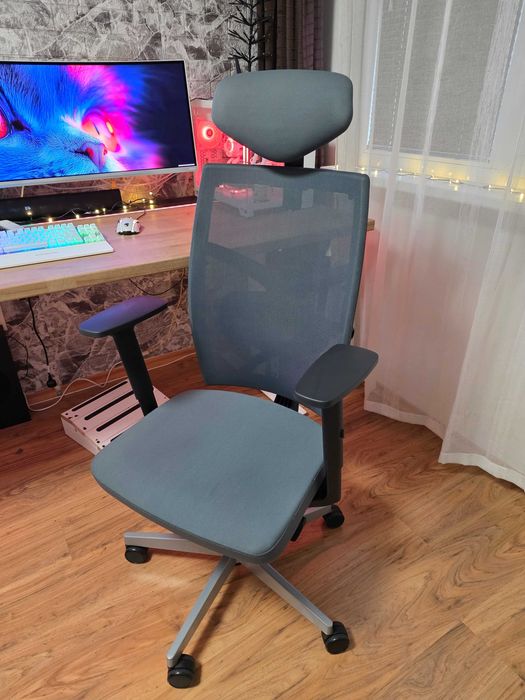 Ергономичен меш стол Carmen Fredo с лумбална опора