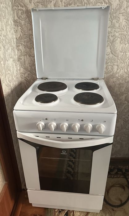 Электрическая плита Indesit