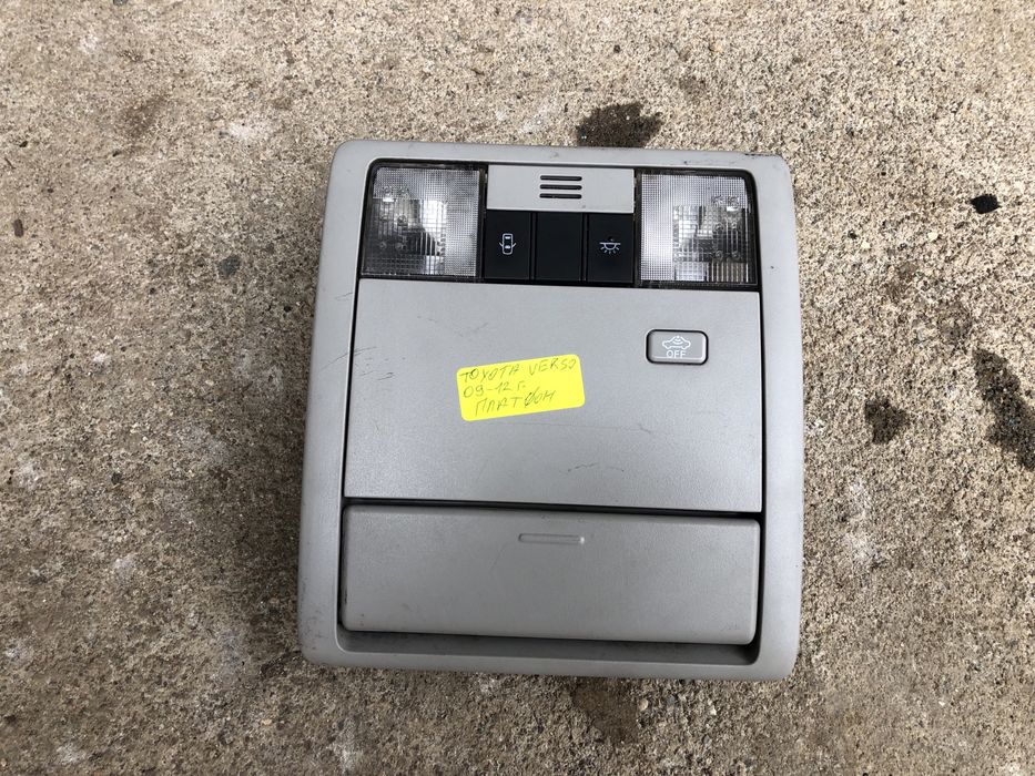 Плафон за Тойота Версо / Toyota verso 2009–2012г