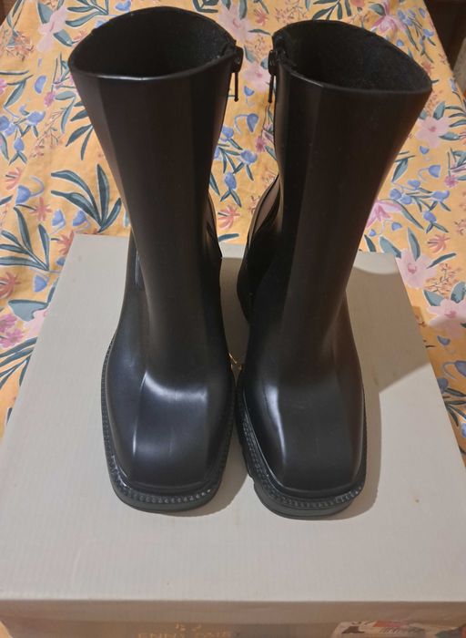 Дамски гумени боти