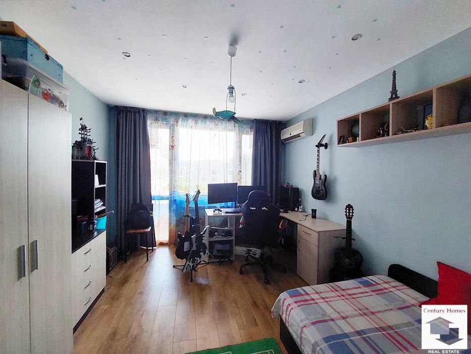 Продава се Четиристаен апартамент в Велико Търново, Център - 136 кв.м за 2028 €/кв.м - Снимка #11