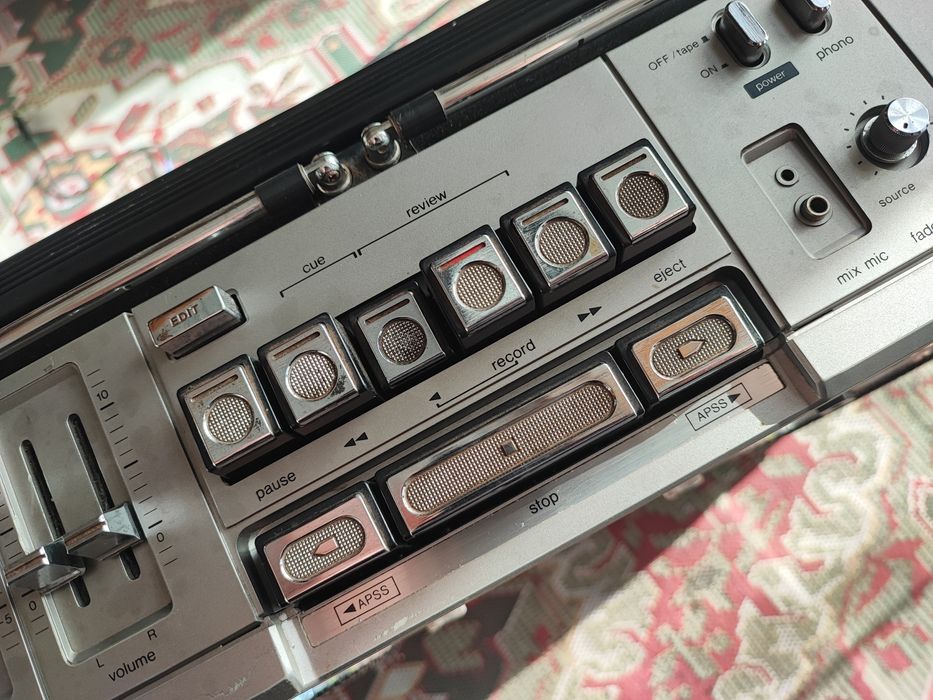 Radiocasetofon SHARP GF-9292X