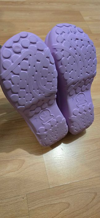 Adidas 38-дамски чехли