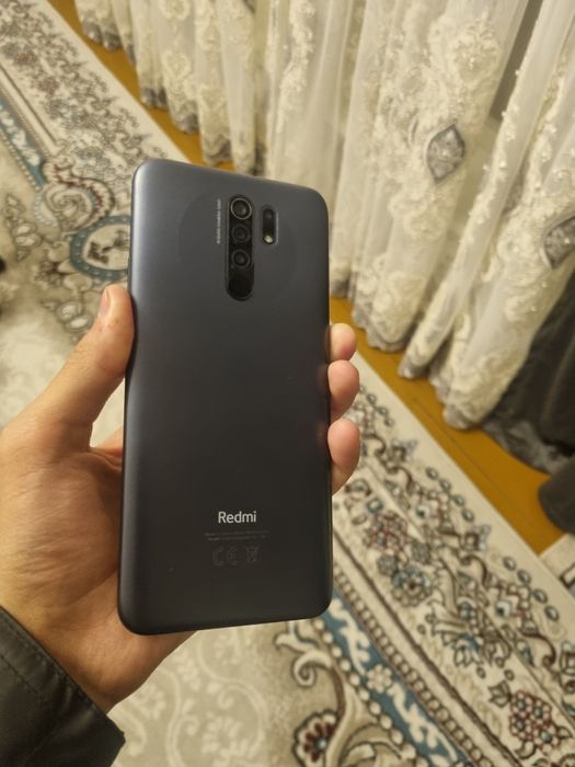 Redmi 9 qora rangda ideal