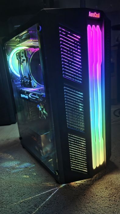 Monitor + unitate pc  calculator gaming i7 6700k 32gb ram,Rx580 8gb Sa