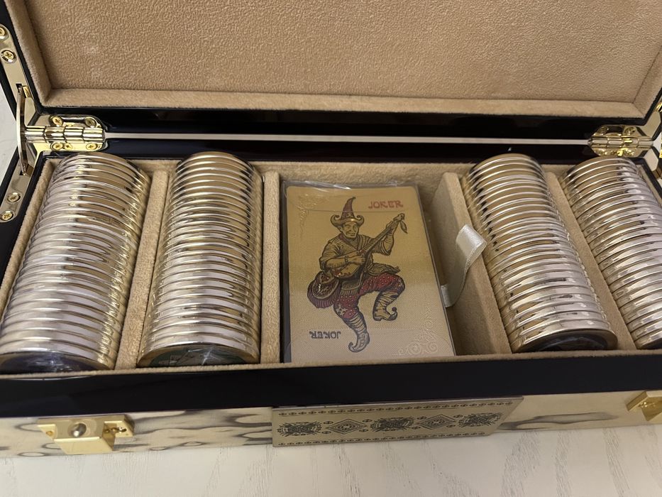 Набор покерных фишек