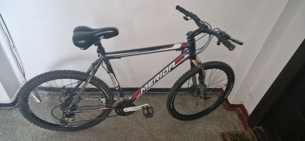 Vând Bicicleta Merida