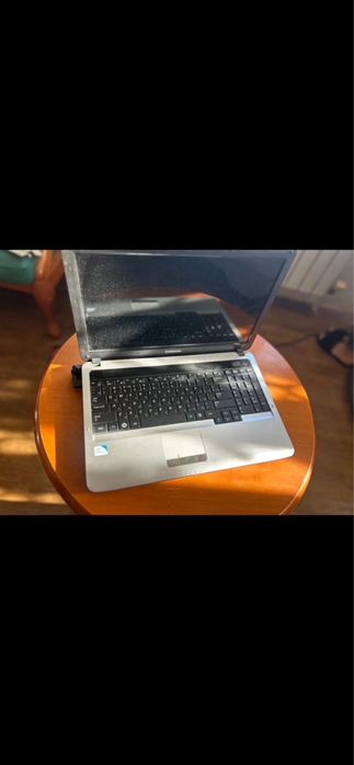 ноутбук Samsung l
