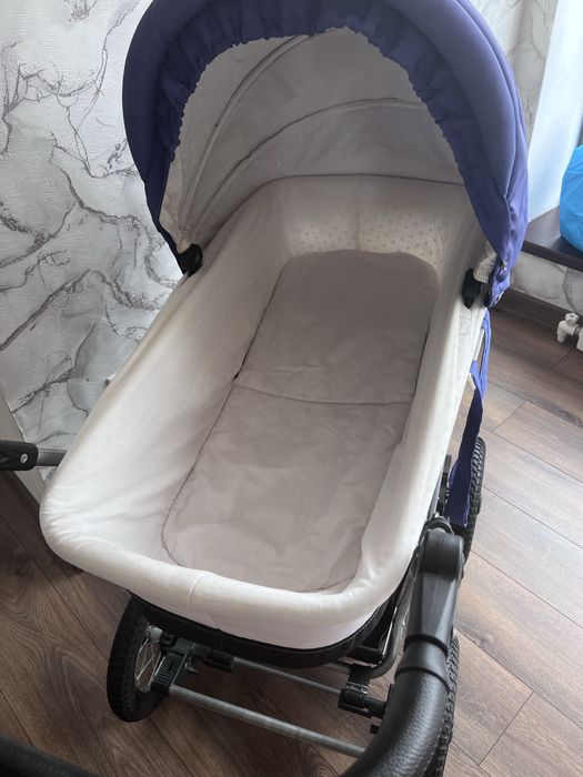 Продам коляску 2 в 1 Julia Baronessa