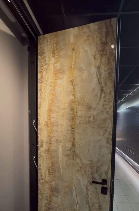 Антрацит алюмин яширин эшиклар (Anthracite aluminum hidden doors)