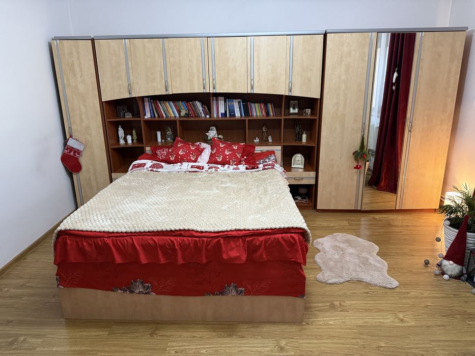 Dormitor cu mobilier si dressing