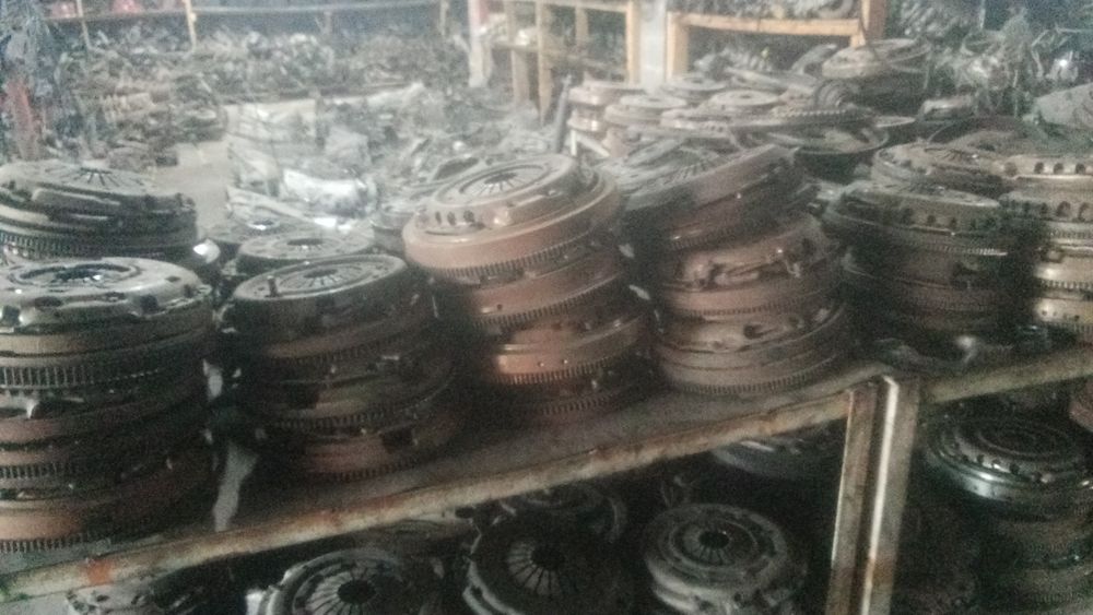 Авто разбор Ауди С4 тормозные диски.