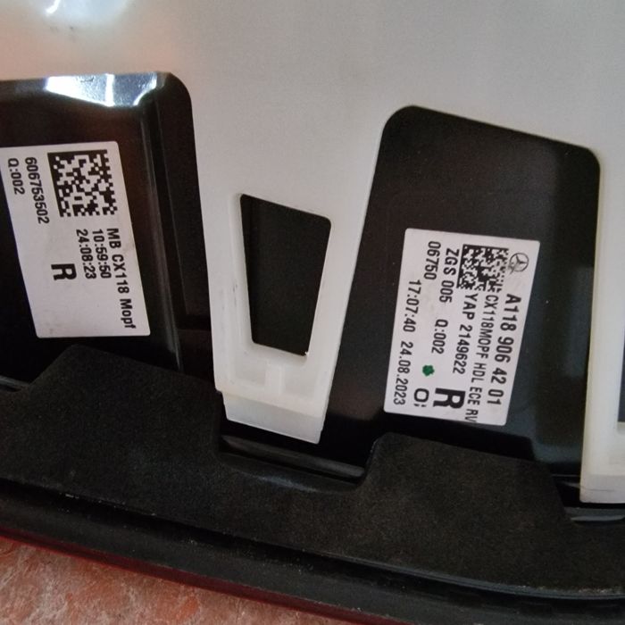 Mercedes Benz CLA W118 Mopf 2024 десен вътрешен стоп