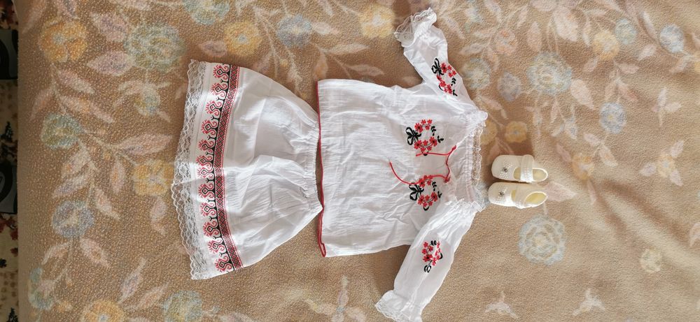 2 trusouri de fetite pentru botez