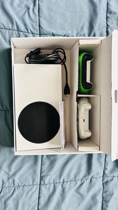 Xbox one S с два джойстика