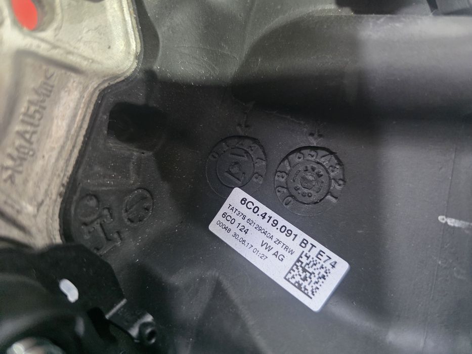 Volan Multifuncțional VW Golf 7 / Passat B8 Original Piele,Comenz,Padelei