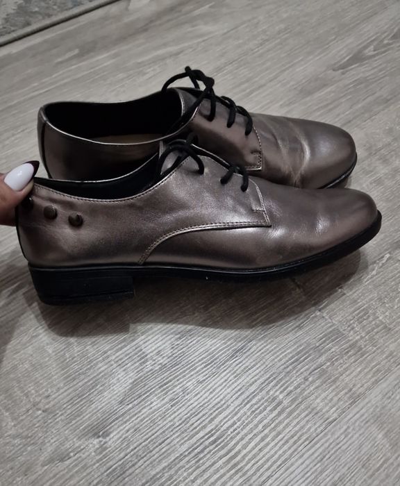 Продам осенне-весенние ботинки