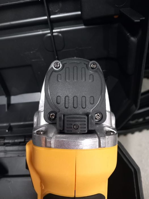 Flex polizor DEWALT cu 2 acumulatori,ambreiaj și turație variabila