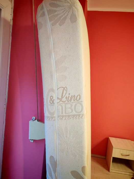 Vând saltea 180/200