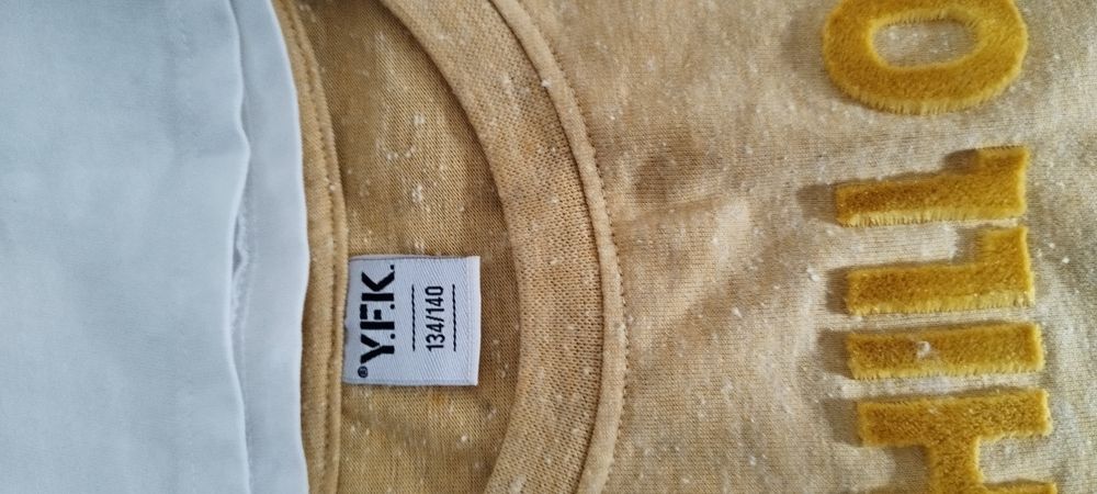 Lot tricouri fetițe 9-10 ani plus rochie
