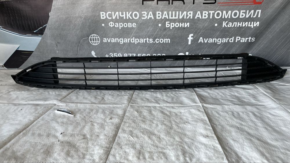 Предна решетка Toyota Prius 2015-