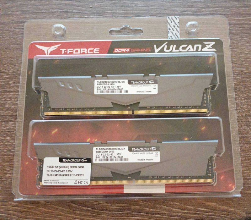 Memorie RAM 16GB (2x8GB) DDR4 3600 CL 18 1.35V  Sigilată