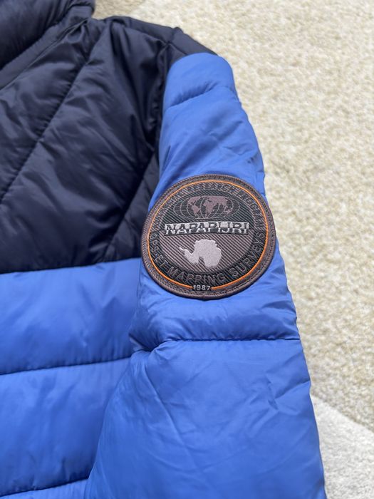 Продавам яке Napapijri