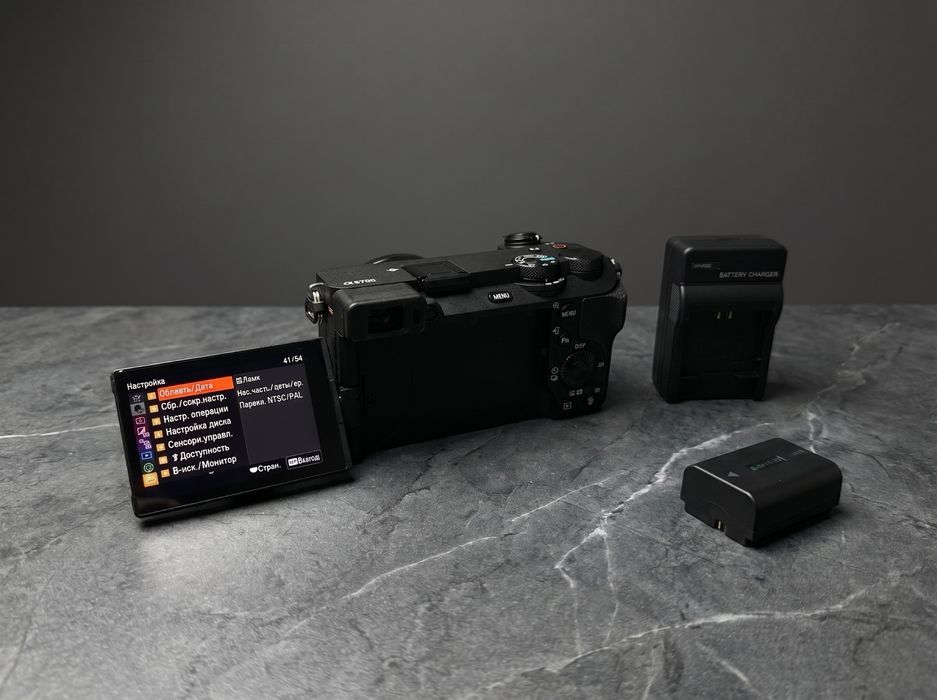 Sony a6700, пробег 937, в отличном состоянии