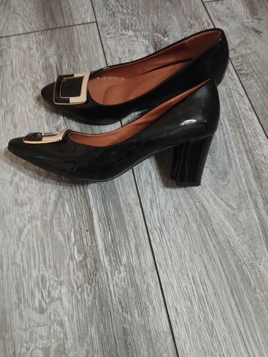 Официални и ежедневни обувки