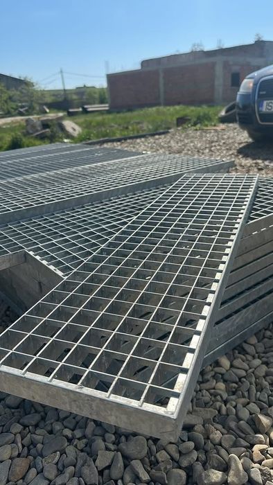 Trepte zincate 88x20