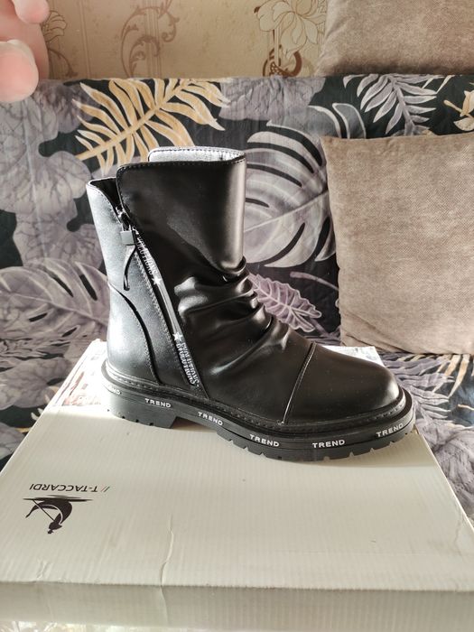 Продам демисезонные сапожки