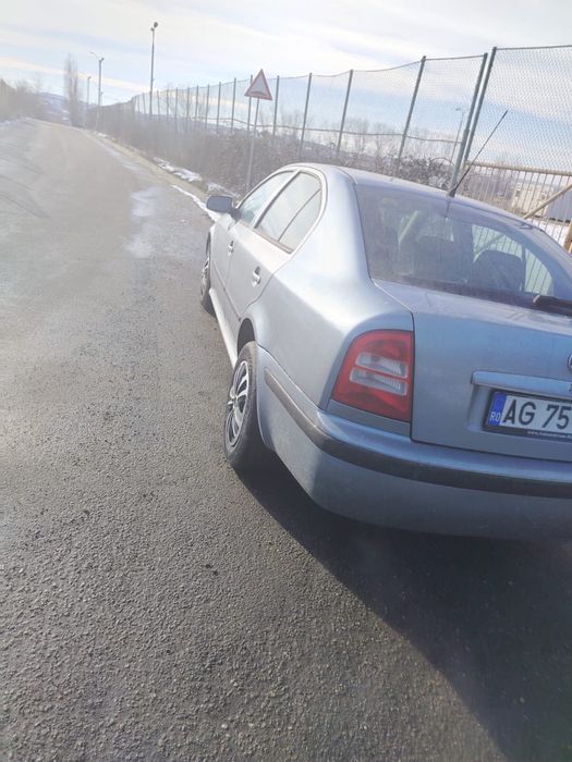Vând Skoda Octavia