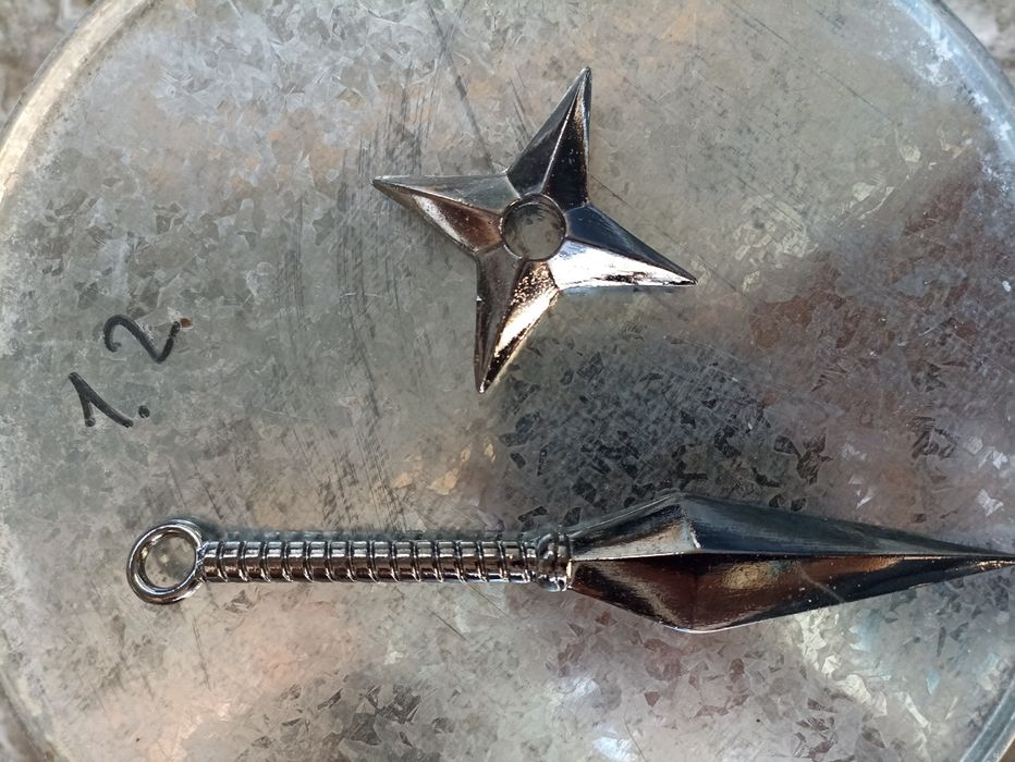 Наруто кунаи и сюрикен