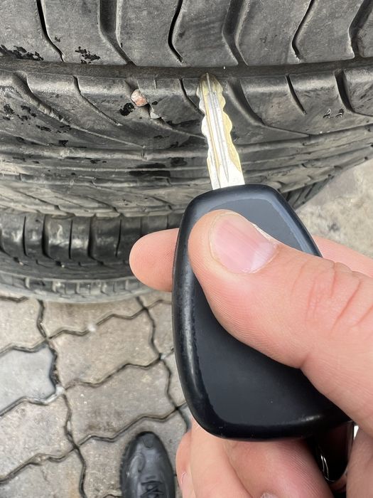 Продам шины 235/65/17