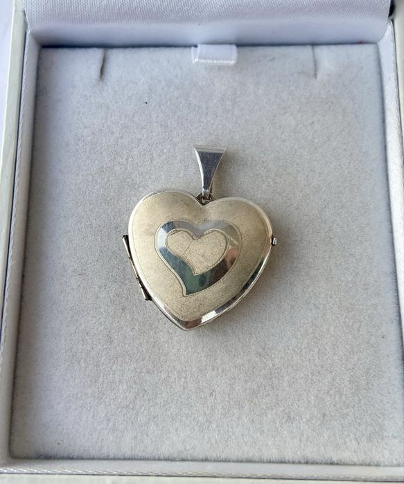 Pandantiv din argint in forma de inimioara pentru poze