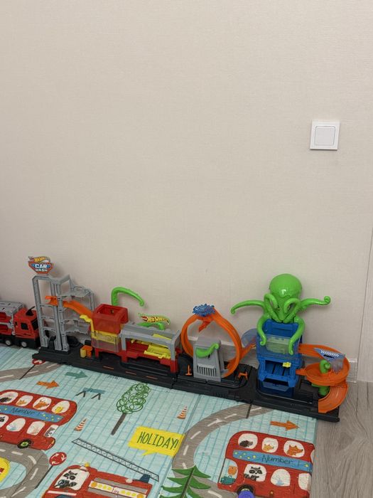 Hot wheels треки машинки