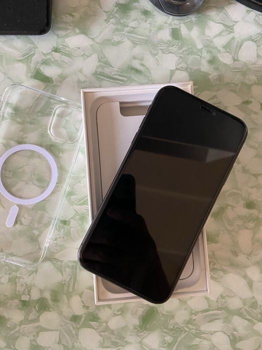 iPhone 11 black 64 GB