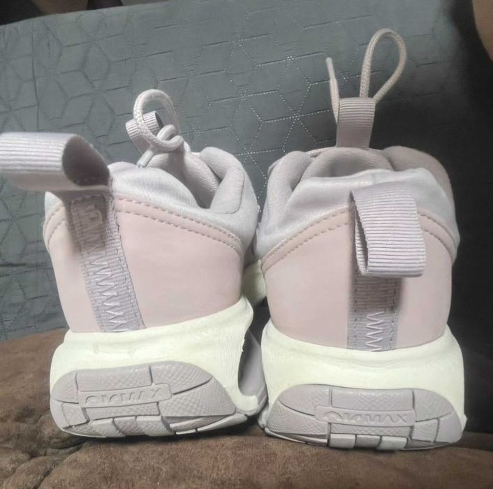 Дамски маратонки Nike Air 38,5