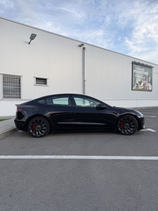 TESLA Model 3 2021 — imagine 3