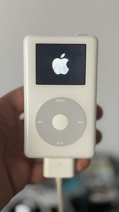 iPod 4th Gen Classic 40GB A1099-Apple