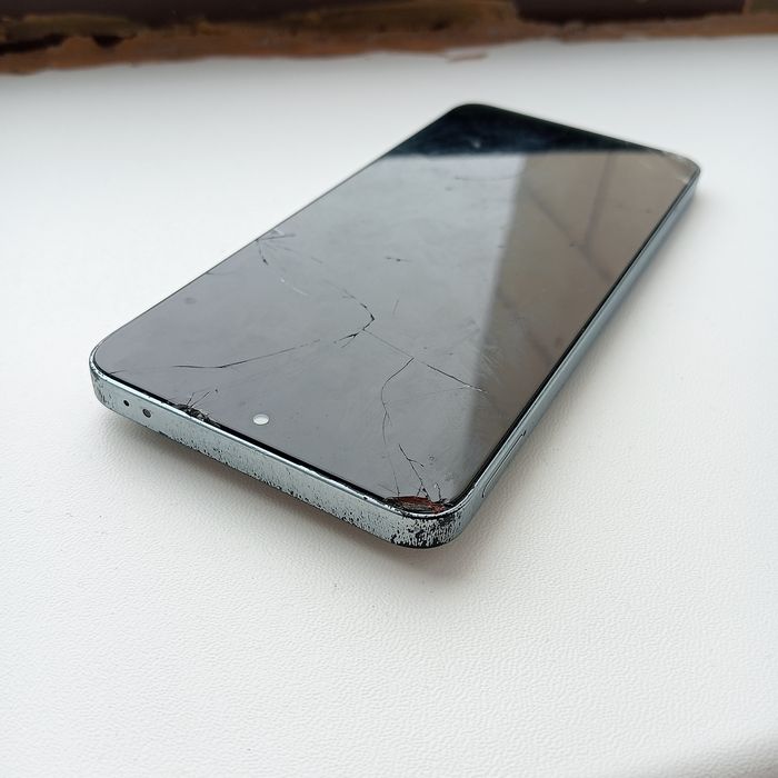 Honor 90 lite 8/256 и техно Самсунг