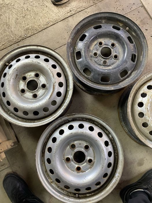 На 15 5/112  АУДИ Т 4