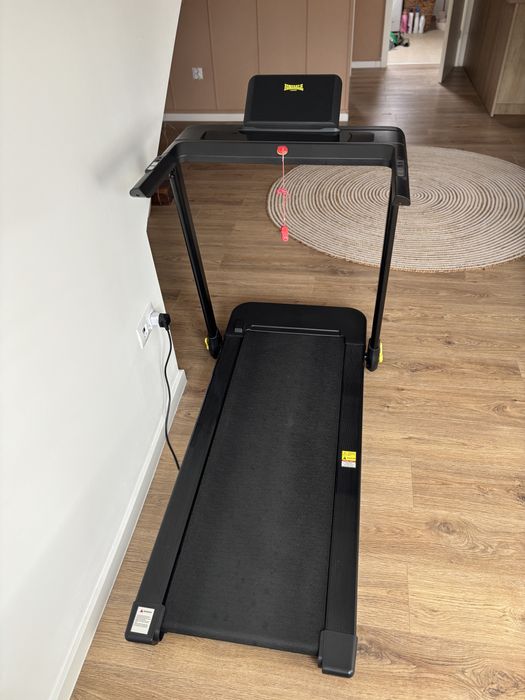 Banda de alergare electrica Lonsdale